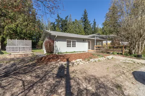 21 Glen Ave, Chimacum, WA 98325