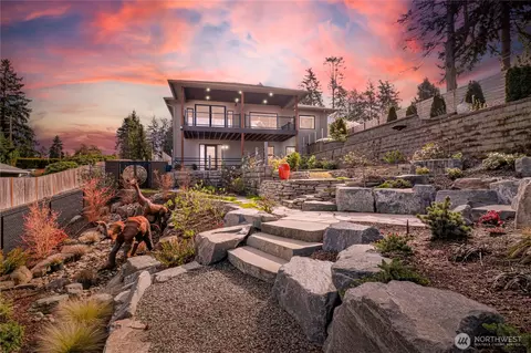 25641 Marine View Dr S, Des Moines, WA 98198