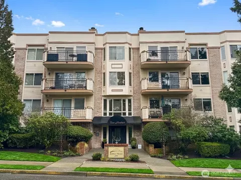 200 99th Ave NE #16, Bellevue, WA 98004