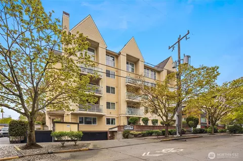 2250 NW 58th St #302, Seattle, WA 98107