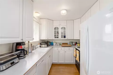 Kitchen - 343 W Hemlock, Sequim, WA 98382 photo 1 of 1