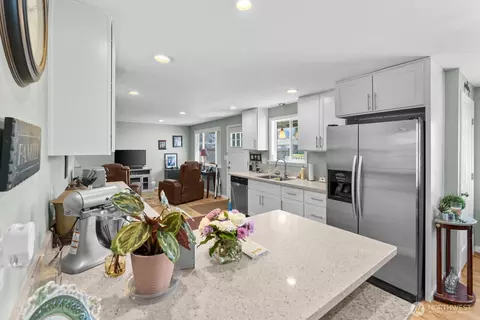 Kitchen - 237 169th St S, Spanaway, WA 98387 photo 4 of 6