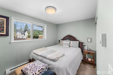 Bedroom - 237 169th St S, Spanaway, WA 98387 photo 3 of 5