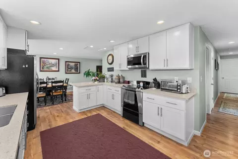 Kitchen - 237 169th St S, Spanaway, WA 98387 photo 3 of 6