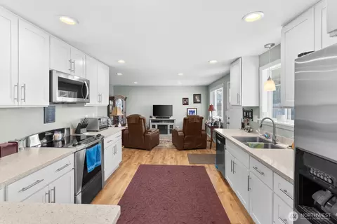 Kitchen - 237 169th St S, Spanaway, WA 98387 photo 5 of 6