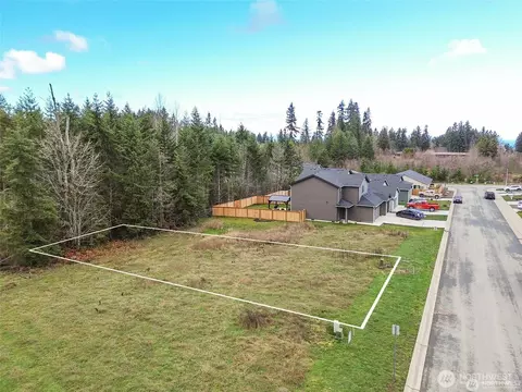 9999 Valley Creek Dr, Port Angeles, WA 98362