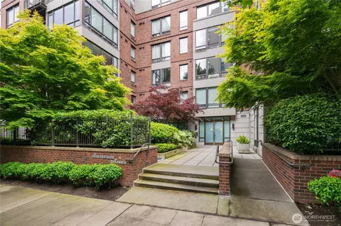 4547 8th Ave NE #308, Seattle, WA 98105