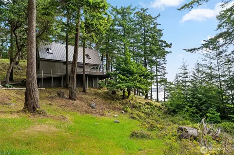 5 Nelson Trl, Henry Island, WA 98250