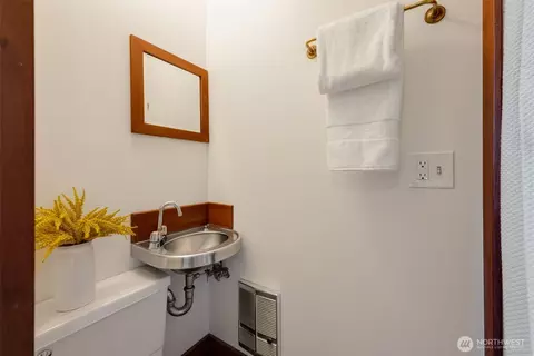 Bath - 1204 17th Ave E, Seattle, WA 98112 photo 1 of 2