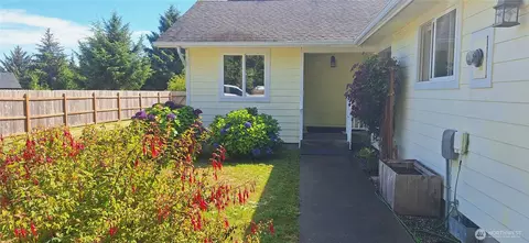 10 Spruce Ct, South Bend, WA 98586