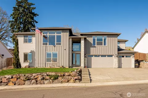 123 W 13th Way, La Center, WA 98629