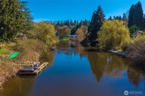 View/Area - 11028 E Riverside Dr, Bothell, WA 98011 photo 4 of 5