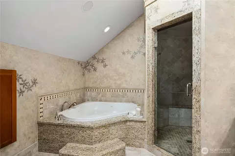 Bath - 11028 E Riverside Dr, Bothell, WA 98011 photo 4 of 6