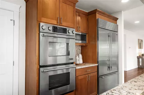 Kitchen - 11028 E Riverside Dr, Bothell, WA 98011 photo 3 of 3