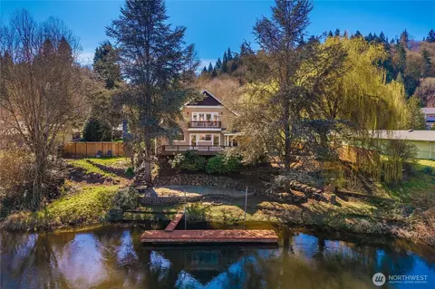 11028 E Riverside Dr, Bothell, WA 98011