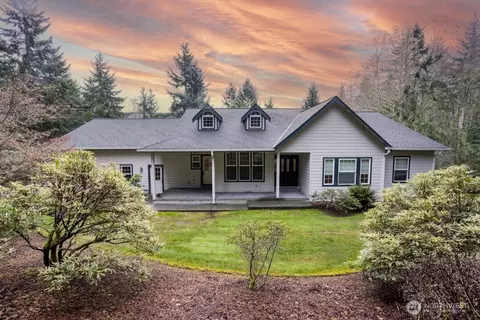 17625 Chummit Ln NE, Suquamish, WA 98392