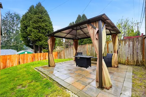 Exterior - 5302 Wetmore Ave, Everett, WA 98203 photo 3 of 4