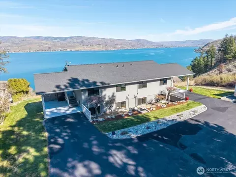 4056 Lakeveiw Pl #2-B, Chelan, WA 98816