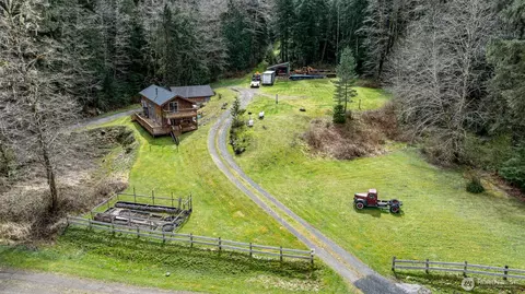 27 Olson Rd, Quinault, WA 98575