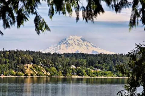 187 E Vineyard Crest Rd, Grapeview, WA 98546 photo 2