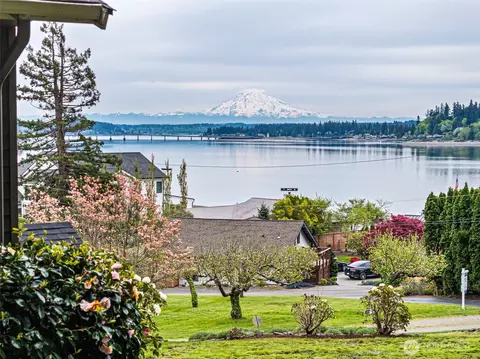 10519 Powell Dr NW, Gig Harbor, WA 98335