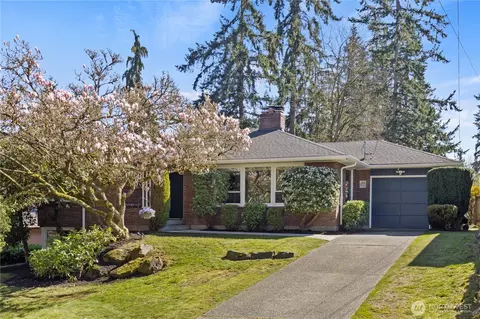 541 NE 130th St, Seattle, WA 98125
