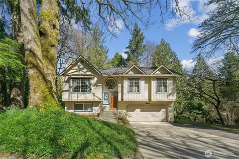 100 NW Westmont Ln, Bremerton, WA 98311
