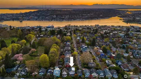 View/Area - 1939 14th Ave E, Seattle, WA 98112 photo 3 of 3