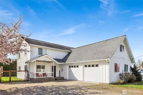 8457 Benson Rd, Lynden, WA 98264