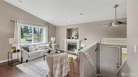 Living - 132 76th Pl SW, Everett, WA 98203 photo 1 of 7