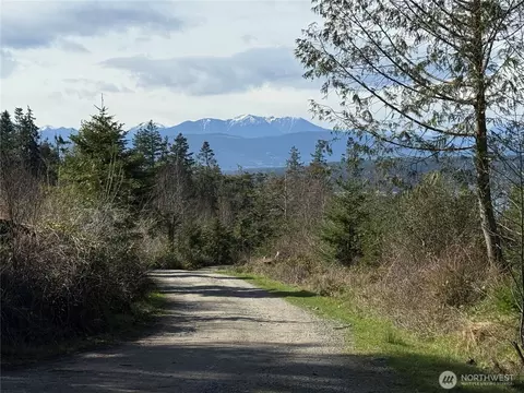 282 Drake Rd, Port Townsend, WA 98368