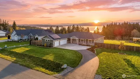 1395 Village Heights Pl, Camano Island, WA 98282