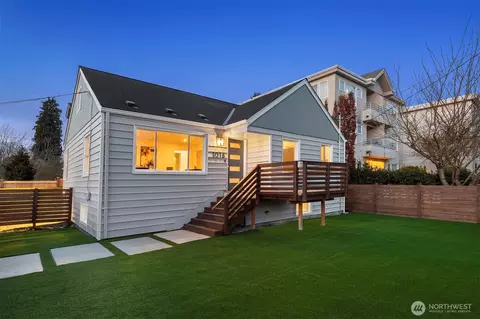 1016 NW 85th St, Seattle, WA 98117