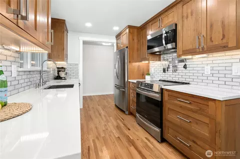 Kitchen - 24022 4th Pl W, Bothell, WA 98021 photo 4 of 6