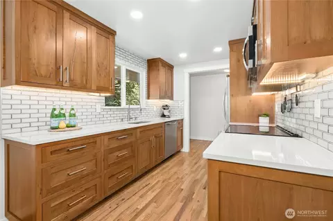 Kitchen - 24022 4th Pl W, Bothell, WA 98021 photo 3 of 6