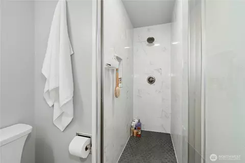 Bath - 24022 4th Pl W, Bothell, WA 98021 photo 5 of 5