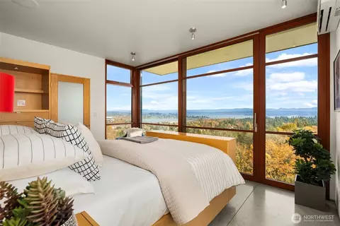 Bedroom - 1527 E Howe St, Seattle, WA 98112 photo 1 of 3