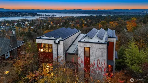 Exterior - 1527 E Howe St, Seattle, WA 98112 photo 6 of 6