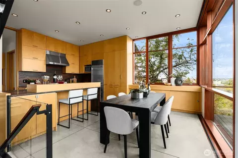 Dining - 1527 E Howe St, Seattle, WA 98112 photo 2 of 3