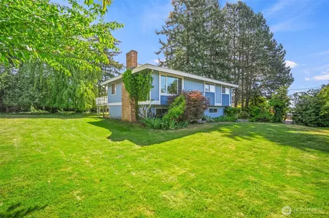 5860 Hawthorne Ln, Ferndale, WA 98248