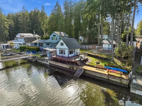 View/Area - 270 E Grapeview Point Rd, Allyn, WA 98524 photo 3 of 6