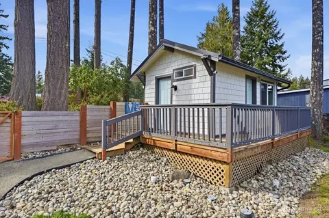 Exterior - 270 E Grapeview Point Rd, Allyn, WA 98524 photo 3 of 9
