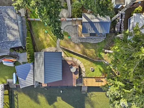 Exterior - 270 E Grapeview Point Rd, Allyn, WA 98524 photo 7 of 9
