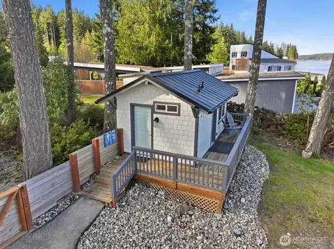 Exterior - 270 E Grapeview Point Rd, Allyn, WA 98524 photo 4 of 9