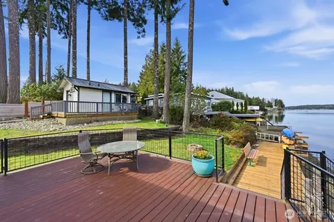 Exterior - 270 E Grapeview Point Rd, Allyn, WA 98524 photo 2 of 9