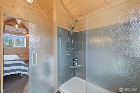 Bath - 270 E Grapeview Point Rd, Allyn, WA 98524 photo 2 of 4