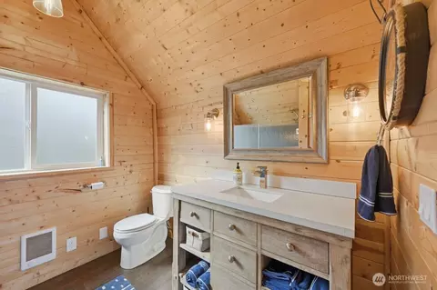 Bath - 270 E Grapeview Point Rd, Allyn, WA 98524 photo 1 of 4