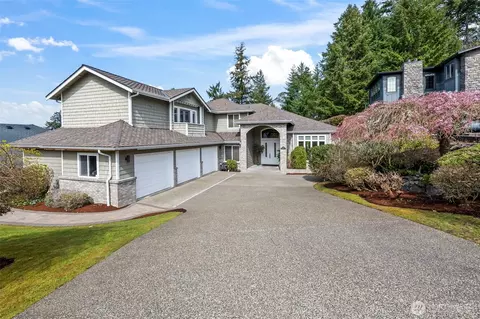 2839 Chambers Bay Dr, Steilacoom, WA 98388