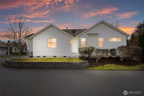 814 10th St SE, Puyallup, WA 98372