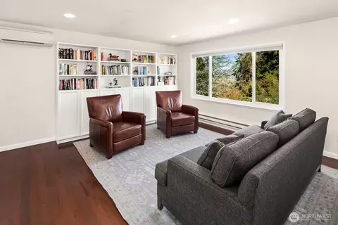 Living - 5320 S 4th Ave, Everett, WA 98203 photo 1 of 2